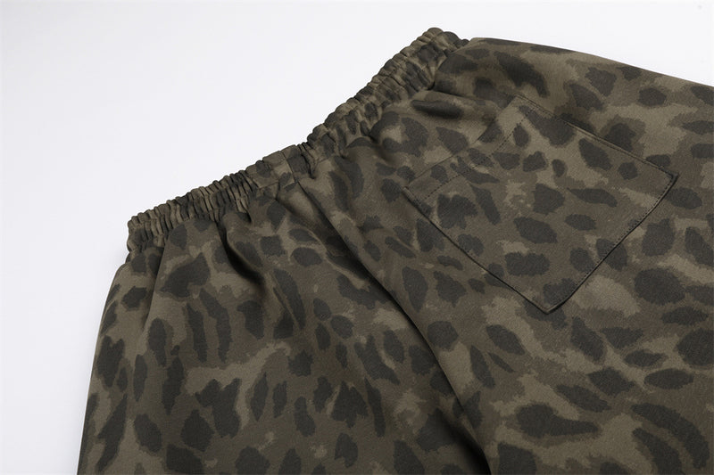 Wide-Leg Leopard Print Sweatpants with Faux Fur Cargo Pocket – Men's Relaxed Fit