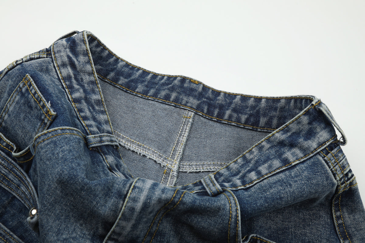 Wide-Leg Baggy Jeans – Light Blue Washed Denim with Metal Stud & Pintuck Detail