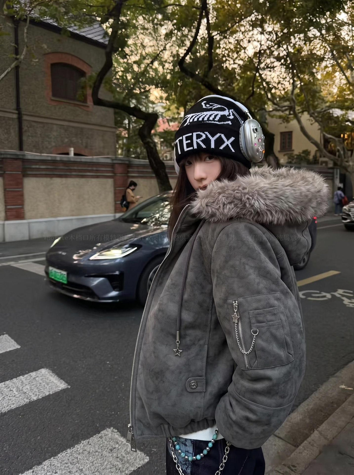 Veste bomber à capuche – Similicuir effet usé, col en fausse fourrure et garnissage matelassé