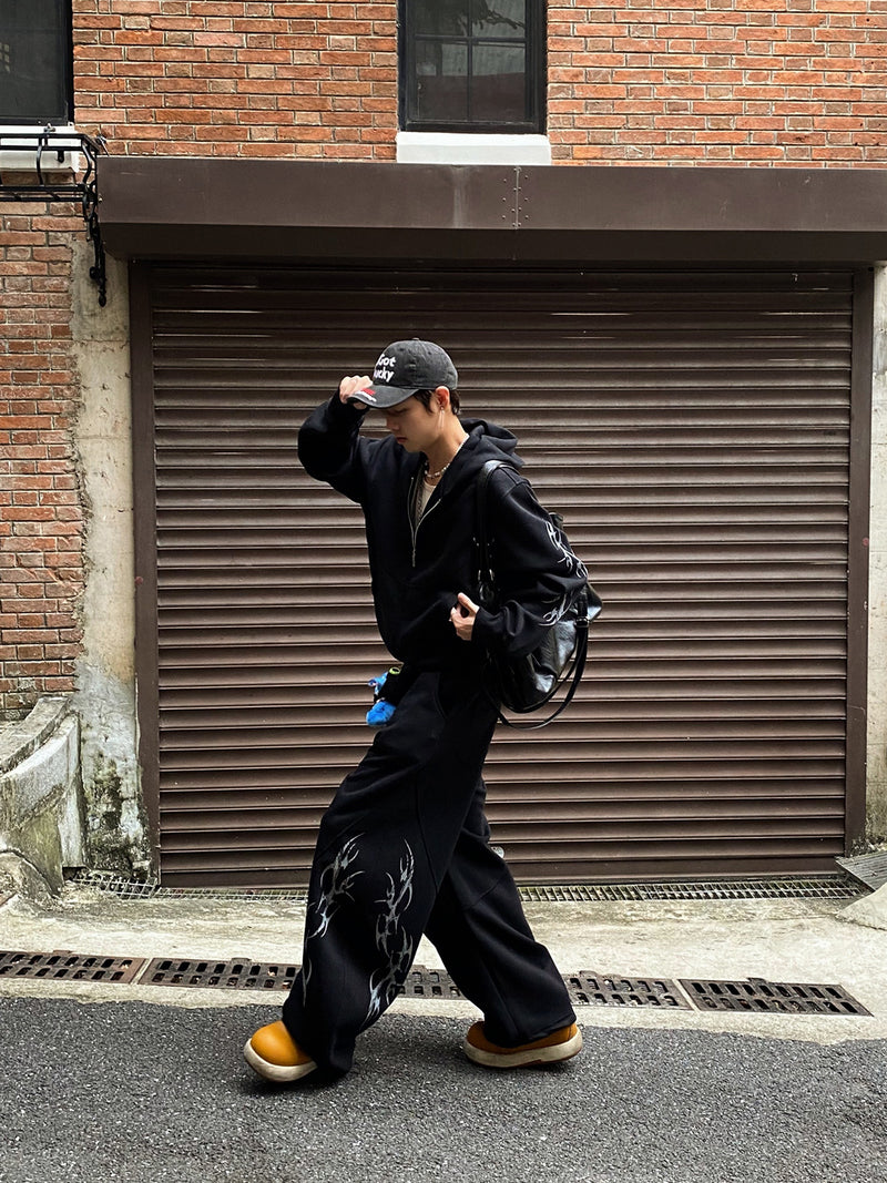 Sudadera extragrande con capucha y cremallera y estampado tribal — Conjunto urbano