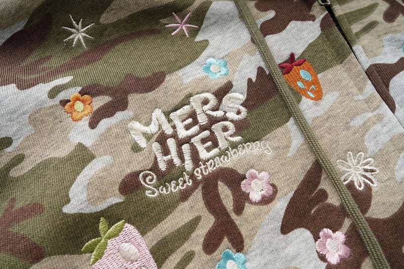 Sweat à capuche zippé camouflage avec broderies florales – Sweat-shirt streetwear oversize
