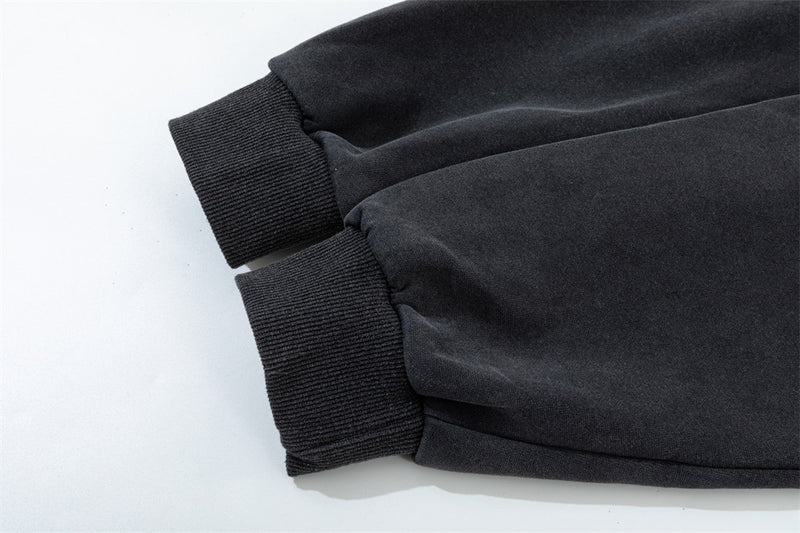 Sudadera con cremallera, capucha con ribete de pelo sintético y bordado de estrellas doradas — Streetwear para hombre
