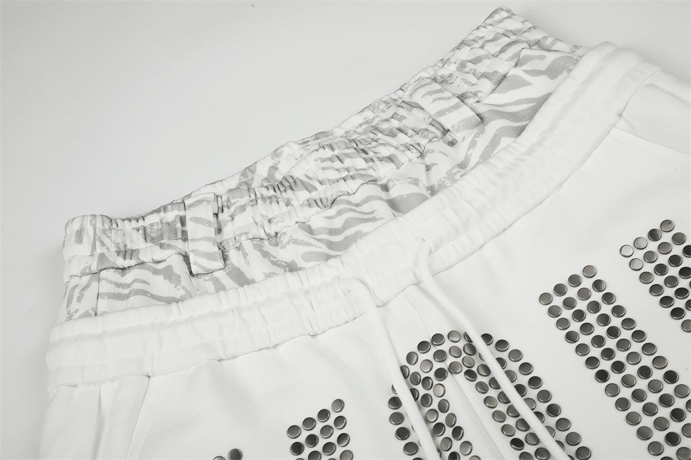 Pantalon de survêtement large avec motif « YOU » en strass et double ceinture – Blanc