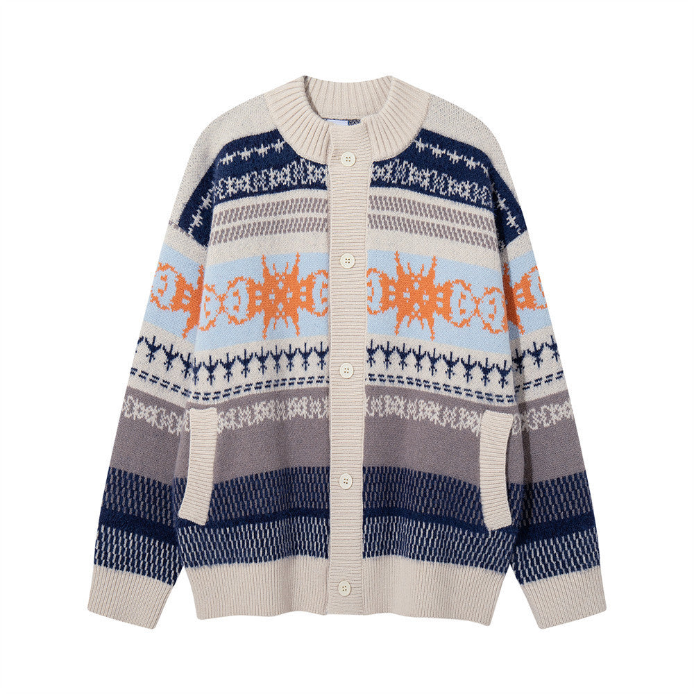 Gestreifter Jacquard-Strick-Cardigan für Herren mit Knopfleiste in Navy sowie rotem und cremefarbenem Muster, Vorder- und Rückansicht