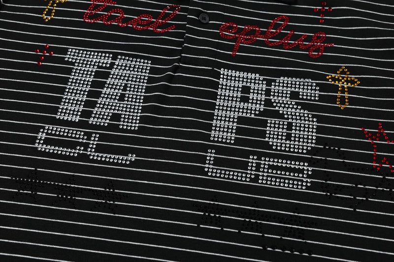 Polo de rayas con gráfico de letras de strass – Manga corta y cuello negro