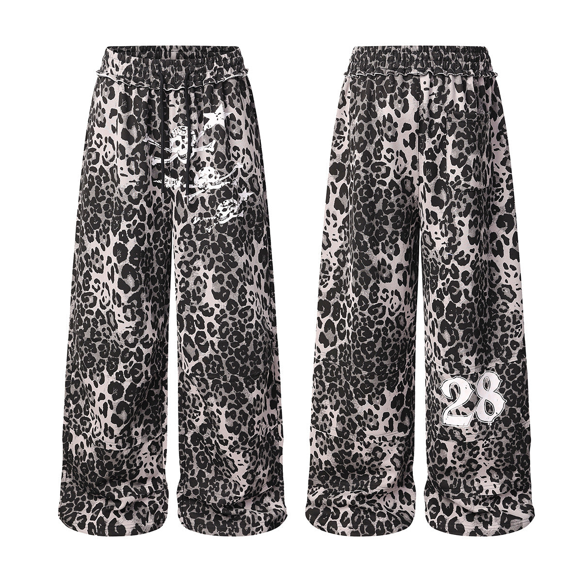 Pantalon de survêtement baggy à jambes larges gris et noir à imprimé léopard, motif tête de mort sur le devant et numéro 28 imprimé au dos de la jambe
