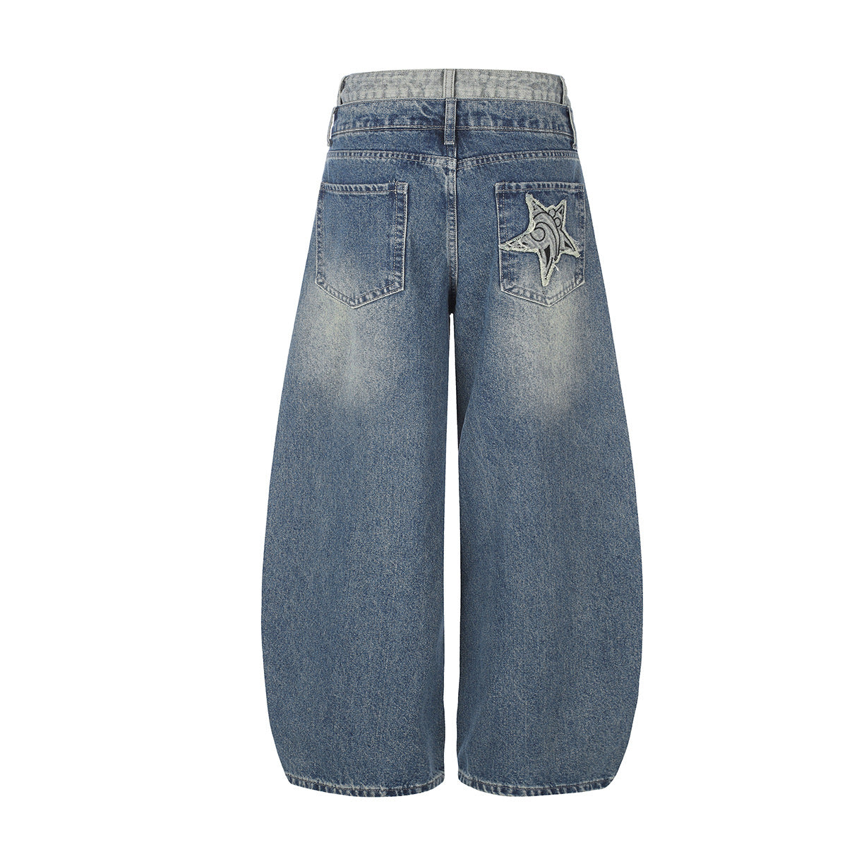 Baggy-Jeans mit weitem Bein, Stern-Patches und offenen Fransennähten
