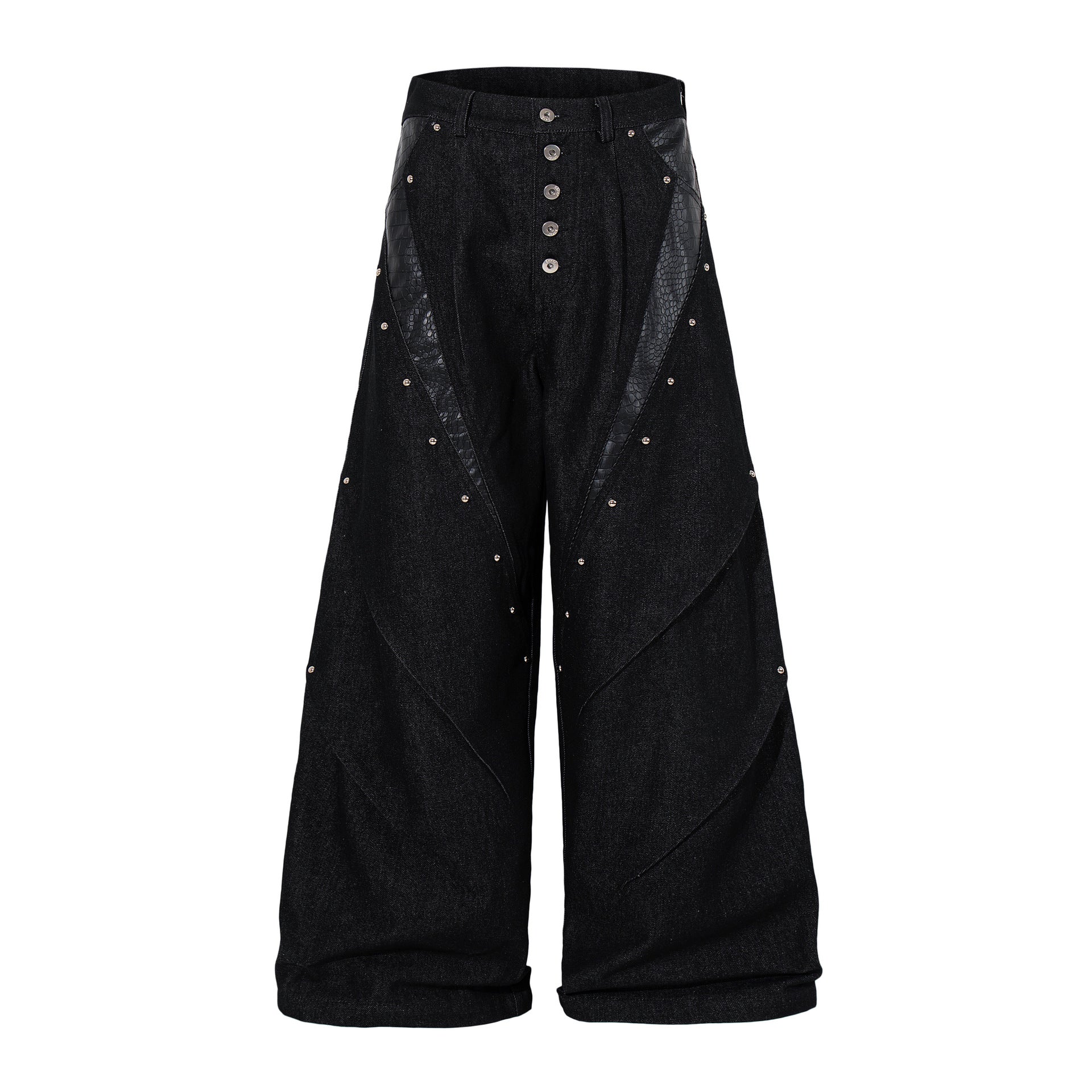 Jean baggy noir taille haute à jambes larges, avec empiècements en cuir façon croco, rivets bombés argentés et braguette boutonnée, vues de face et de dos