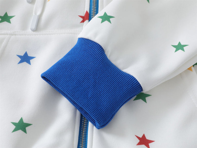 Hoodie mit Allover-Regenbogen-Sternenprint, Reißverschluss und kontrastierenden blauen Details