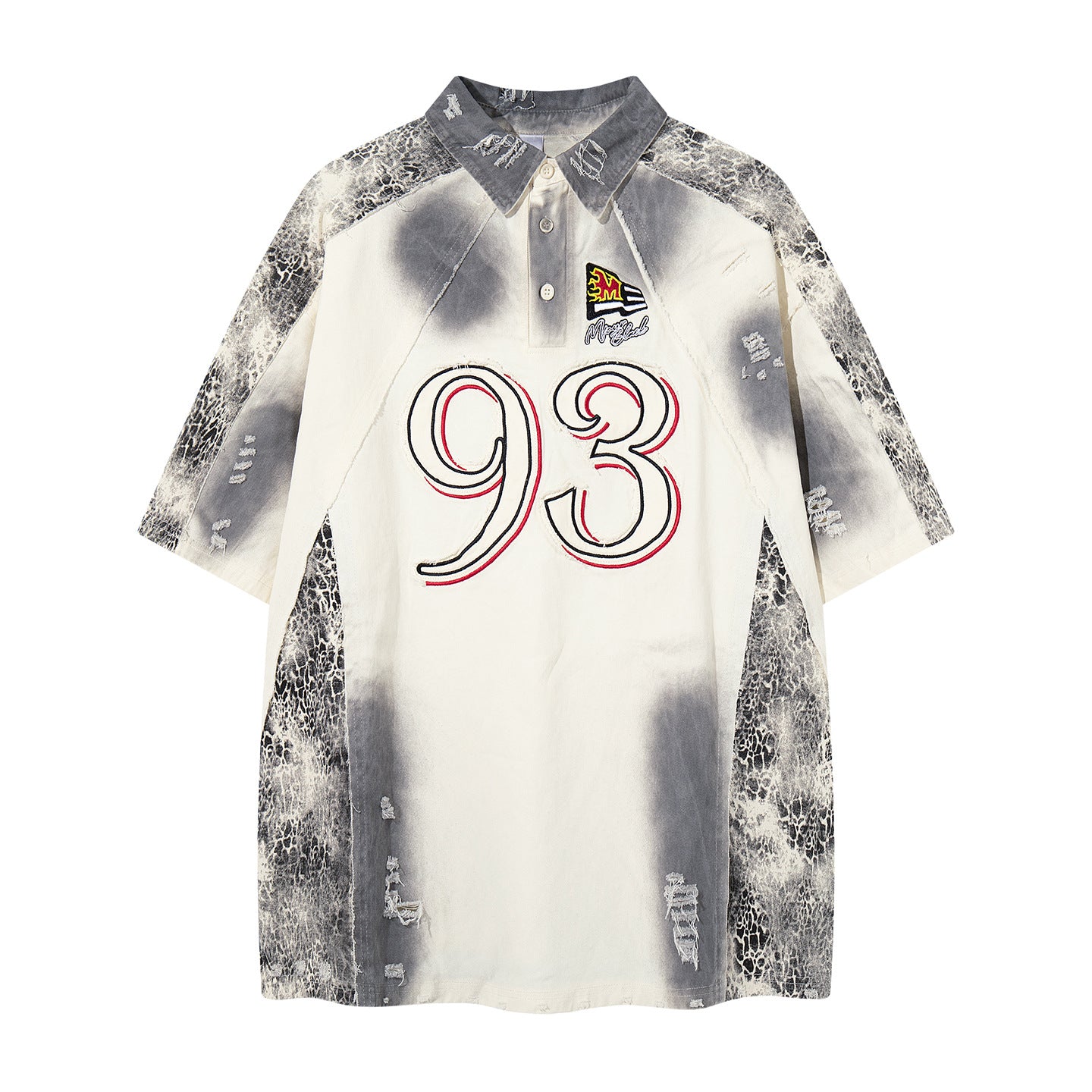Polo oversize effet usé, motif 93 brodé et empiècements à imprimé craquelé, coloris blanc cassé, vue de face
