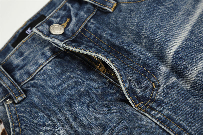 Wide-Leg-Jeans für Herren – Verwaschener Blue-Gradient-Denim mit Sternpatch & Kontrastdetails