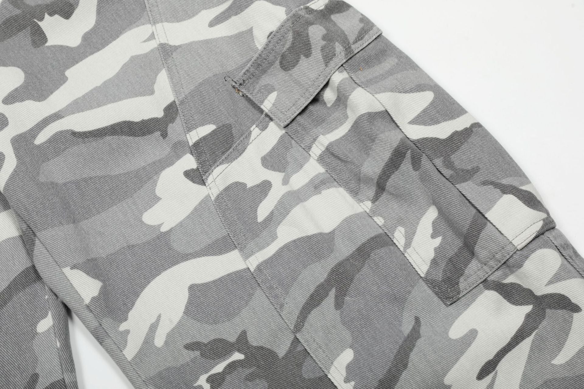 Wide-Leg-Cargohose – Baggy-Fit in Grey-Camo mit mehreren Taschen