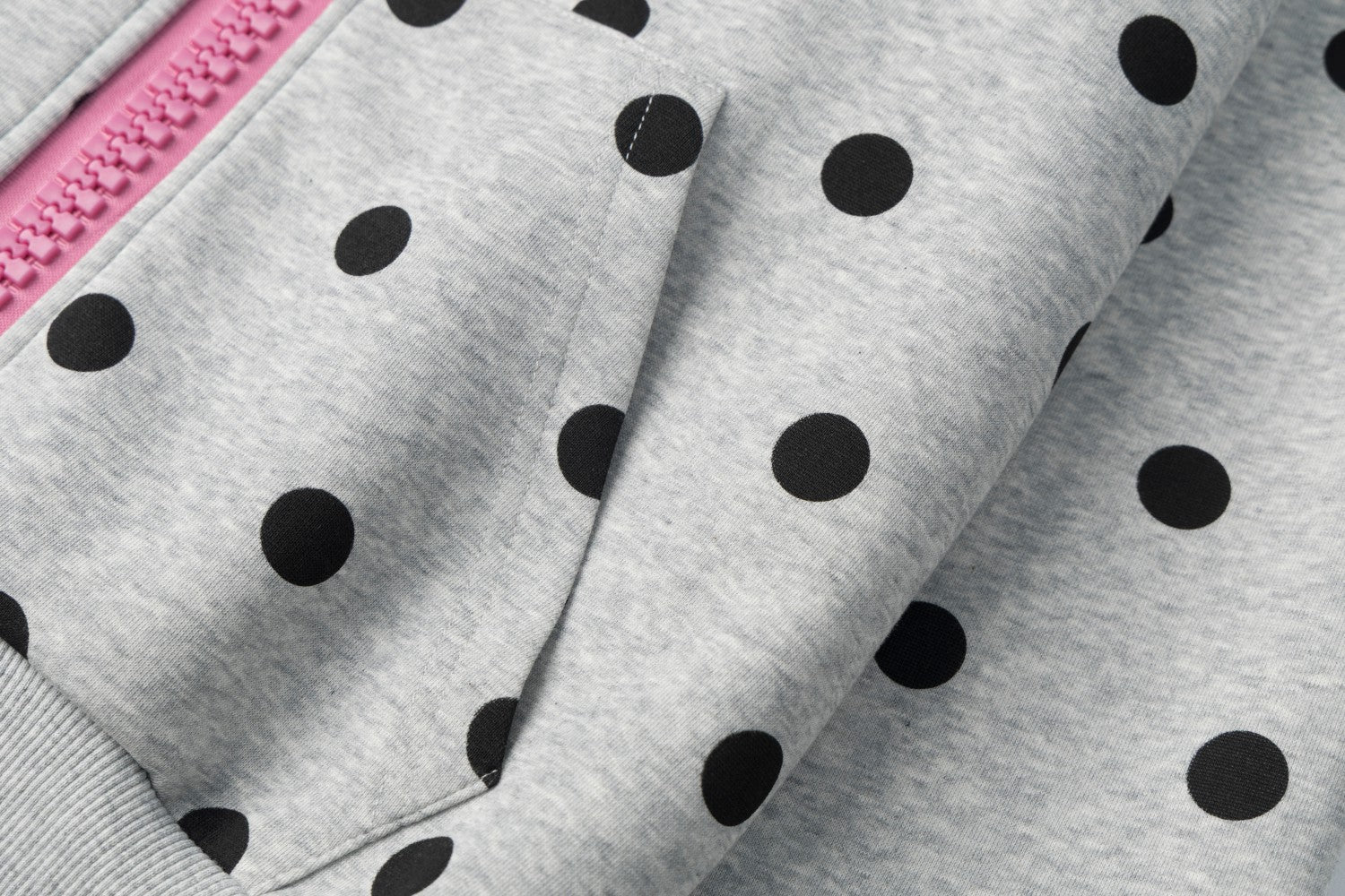 Sweat à capuche zippé à pois avec ailes d’ange et capuche oversize