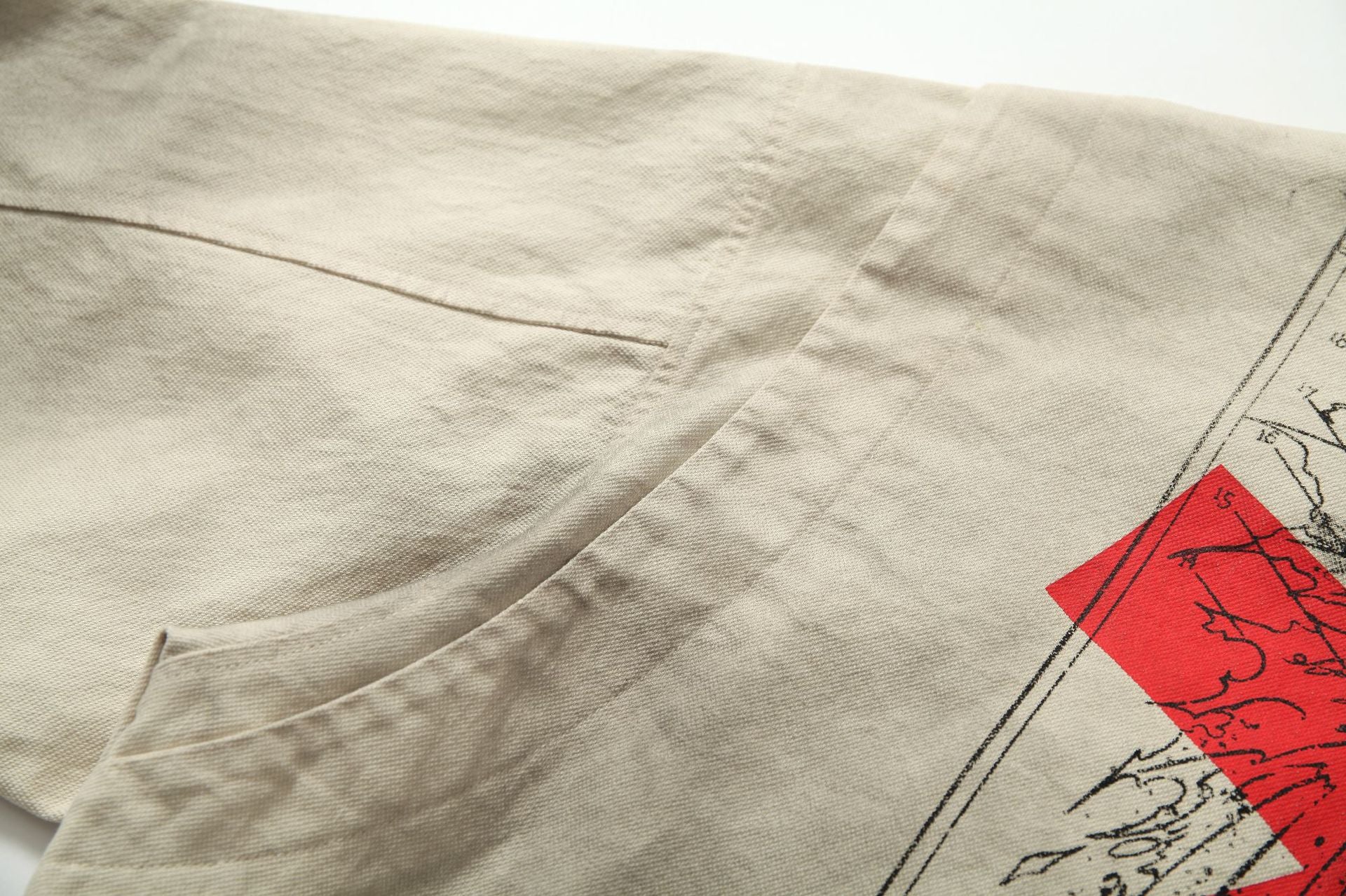 Veste zippée à imprimé graphique – Coton délavé effet usé, col violet et badge