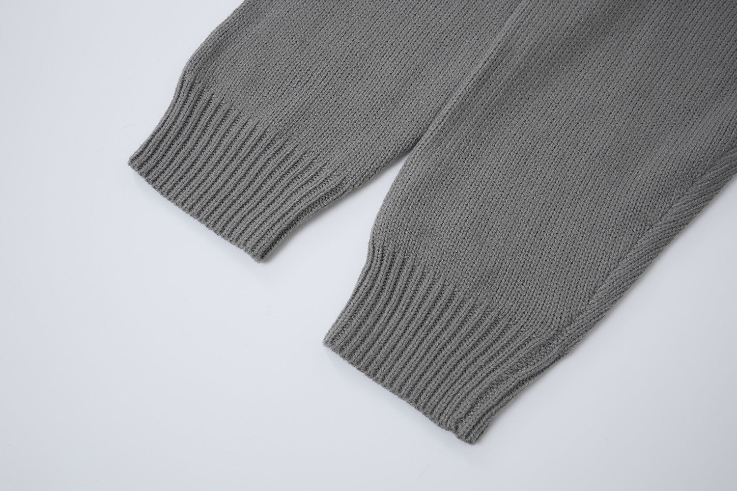 Pull à capuche oversize en maille jacquard avec grand motif graphique sur le devant