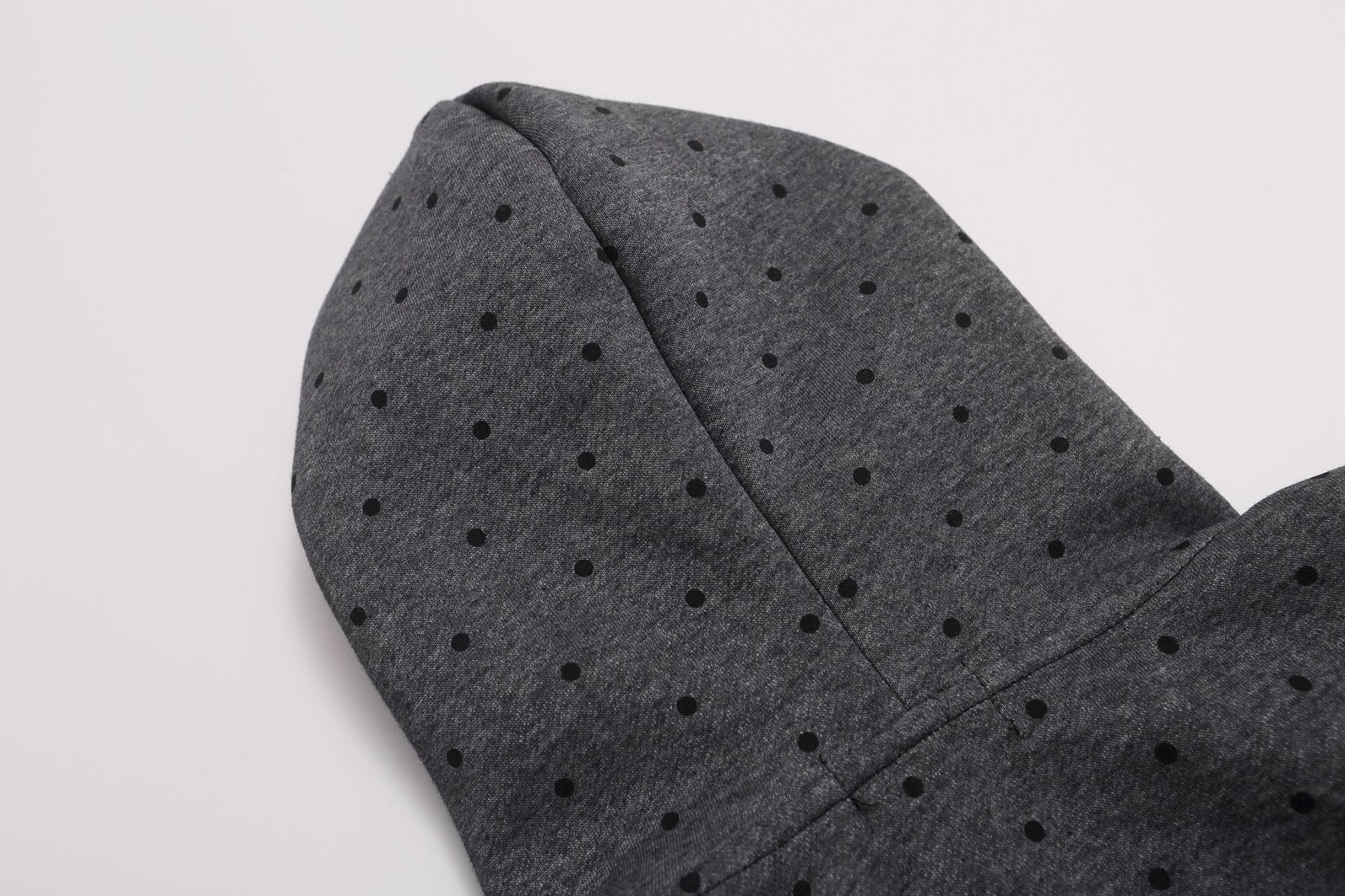 Punktierter Zip-Hoodie mit Street-Grafikprint und seitlichen Streifendetails