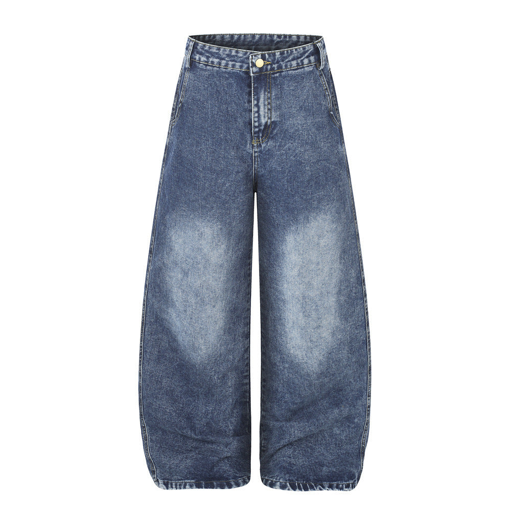 Jean homme wide leg délavé à l'acide avec broderie rouge en écriture manuscrite