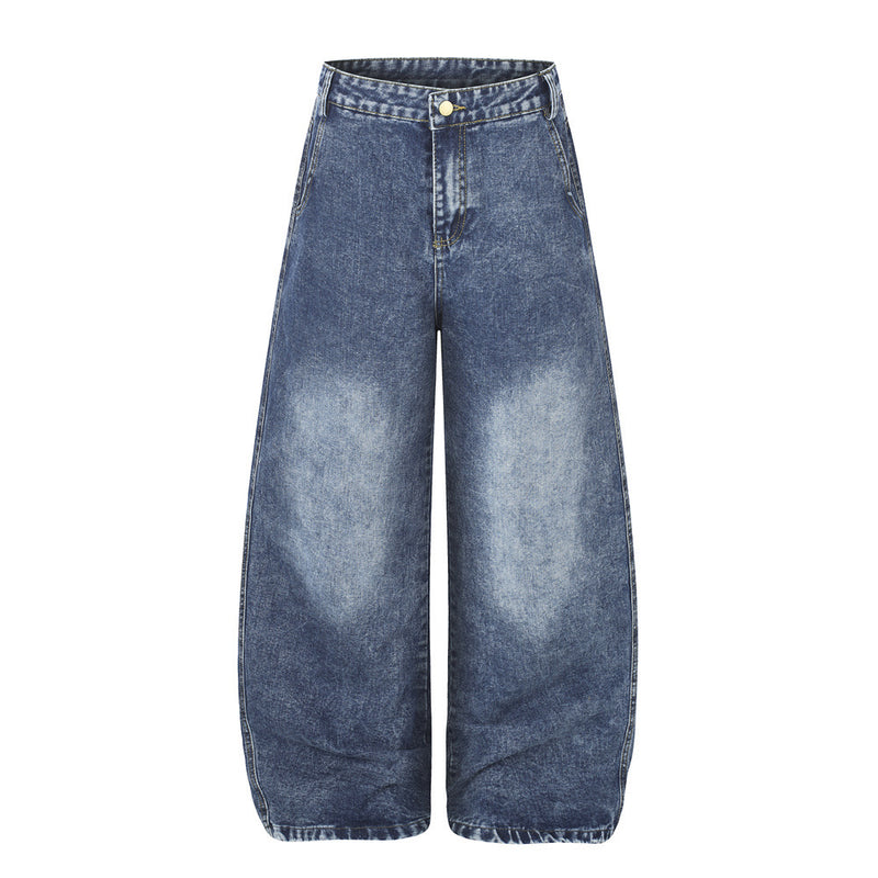 Jean homme wide leg délavé à l'acide avec broderie rouge en écriture manuscrite