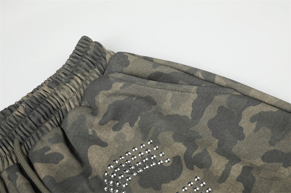 Men's Camo Wide-Leg Cargo Pants with Rhinestone Letters & Multi-Pocket Design