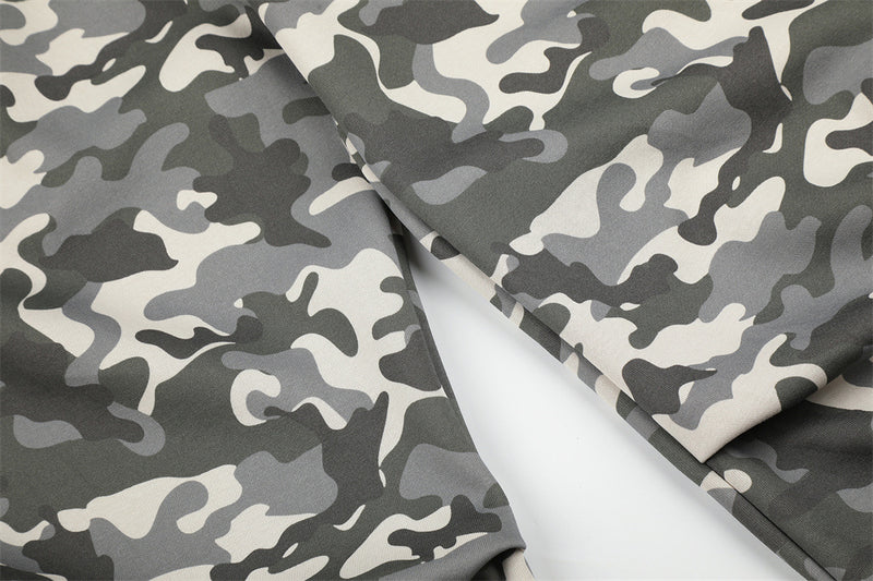 Men's Relaxed Fit Camo Wide-Leg Pants with Elastic Waistband & Ruched Hem