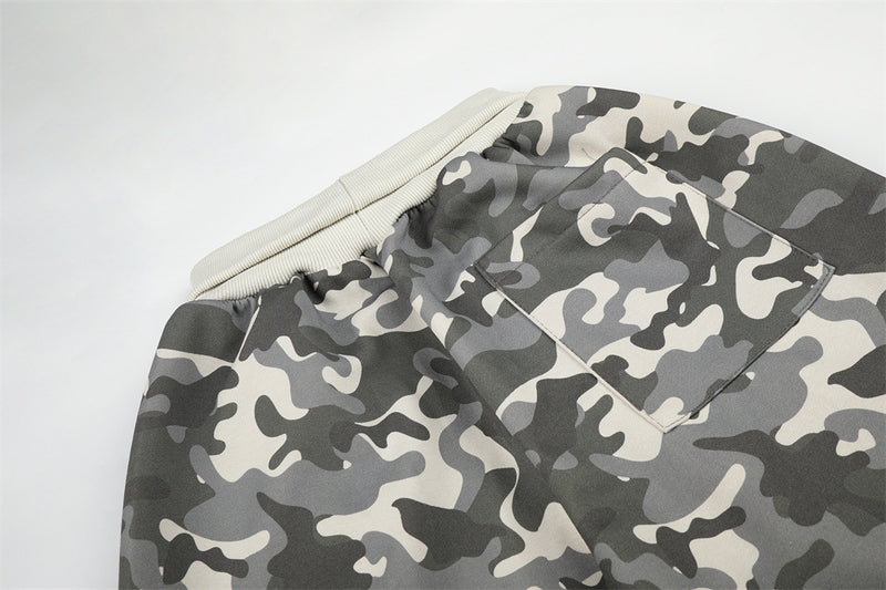 Men's Relaxed Fit Camo Wide-Leg Pants with Elastic Waistband & Ruched Hem