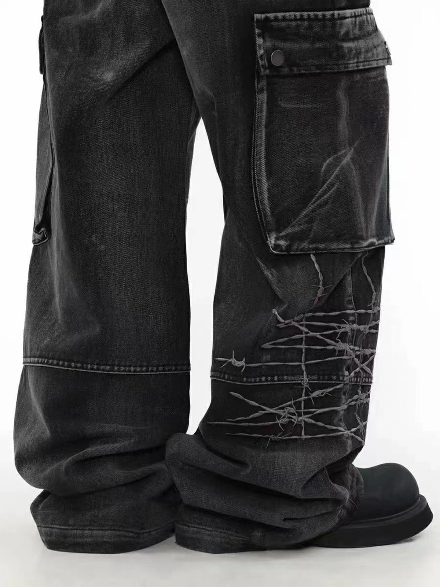Wide-Leg Cargo Jeans with Barbed Wire Embroidery – Baggy Streetwear Denim
