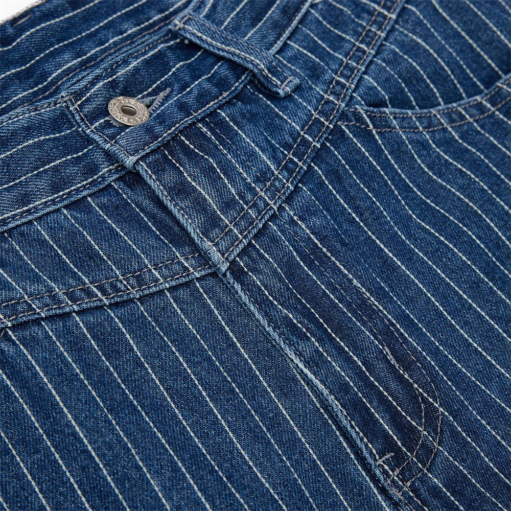 Jean droit à jambes larges à fines rayures pour homme avec broderie script