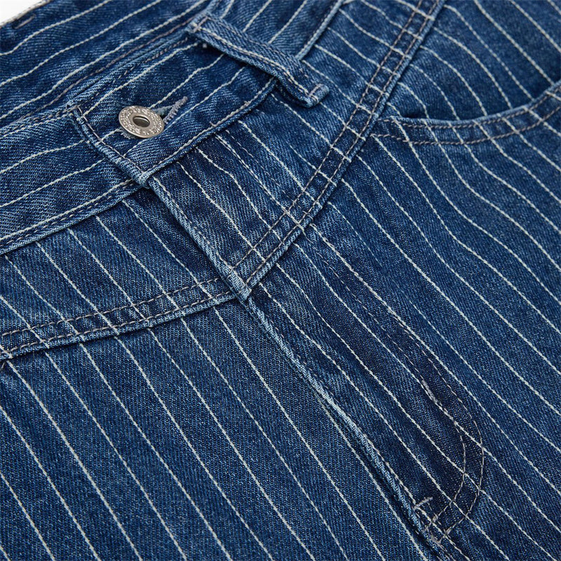 Jean droit à jambes larges à fines rayures pour homme avec broderie script