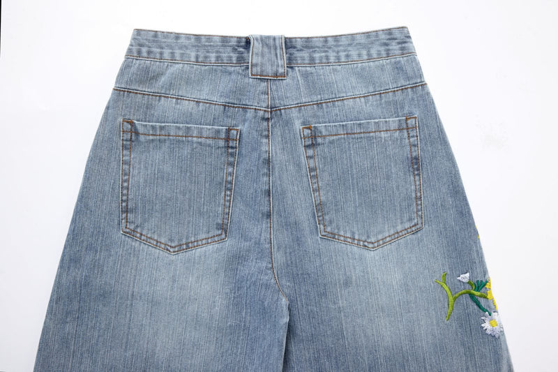 Floral Embroidered Wide-Leg Jeans – Men's Barrel Fit Washed Denim
