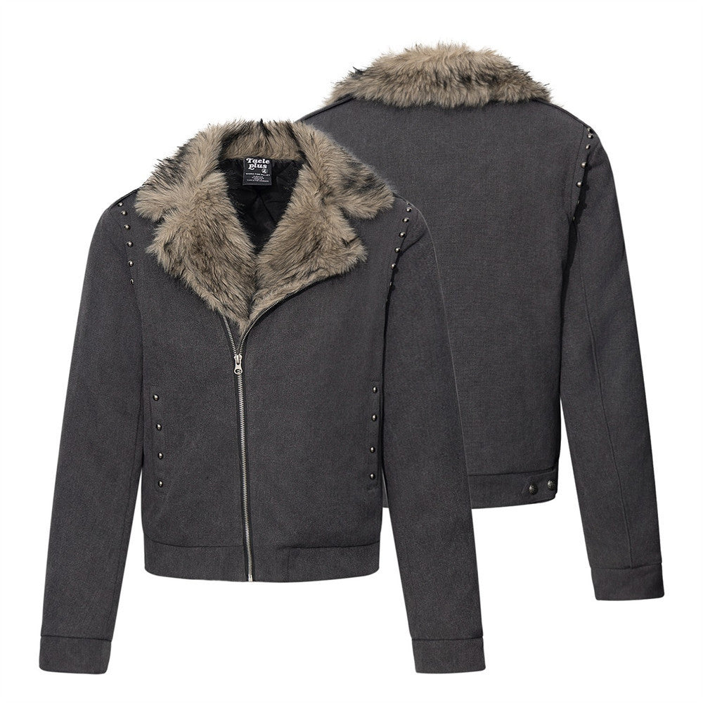 Veste moto homme gris anthracite à col en fausse fourrure, fermeture zippée diagonale et bordure ornée de clous argentés, vue de face et de dos