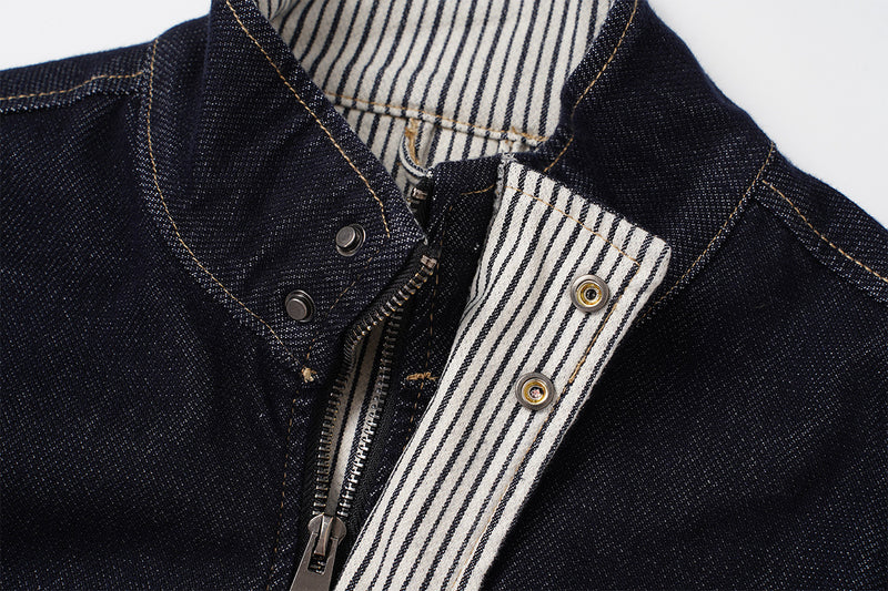 Veste de travail en denim indigo foncé – Coupe carrée, col montant et poches poitrine