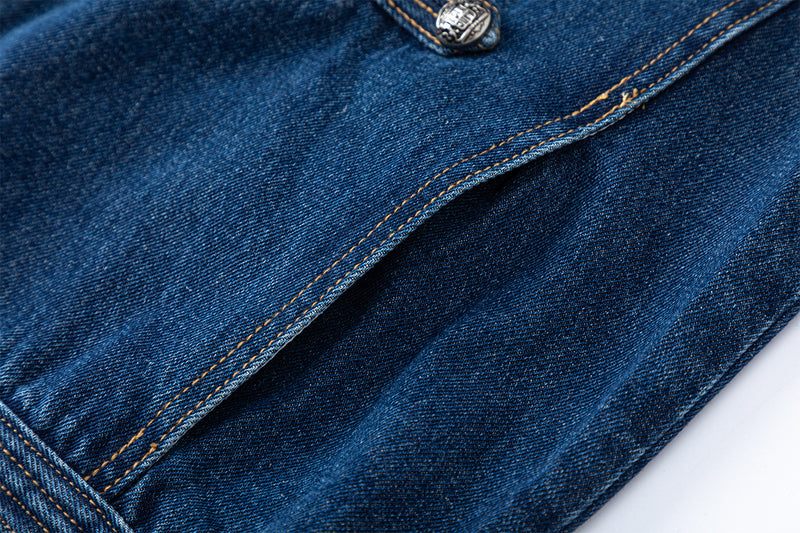 Veste en jean bleu foncé à col montant style militaire avec boutons décoratifs