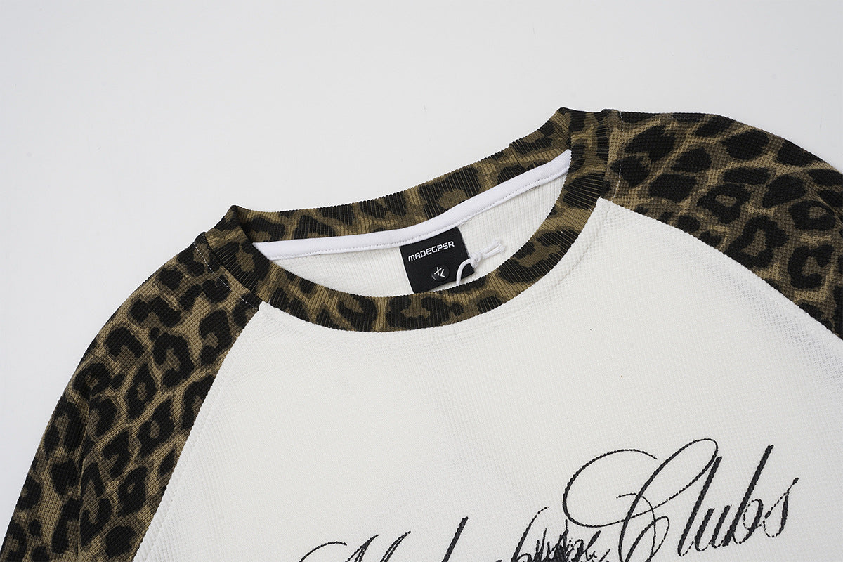 Langarm-Raglan-Shirt mit Leopardenärmeln und Gothic-Kreuz-Print