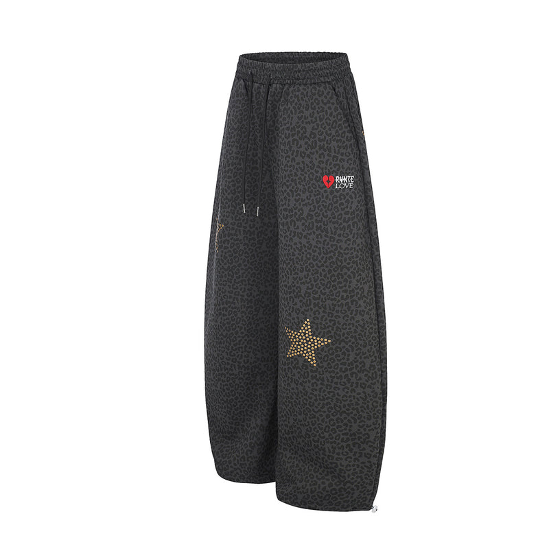 Pantalon de survêtement léopard à jambes larges avec étoiles dorées cloutées
