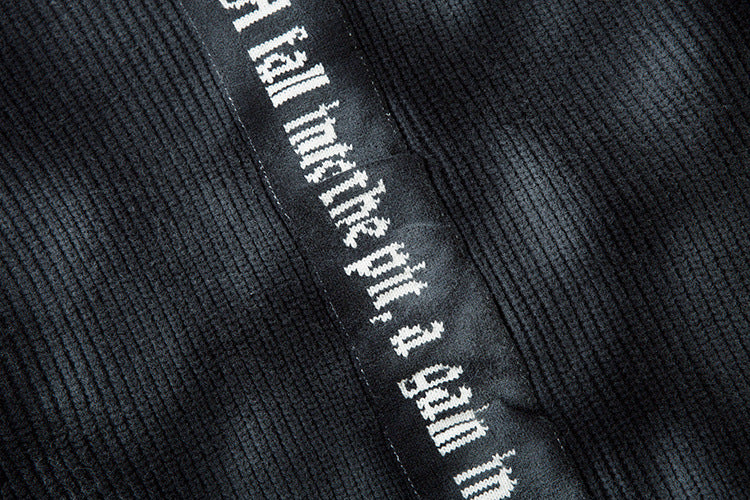 Veste-pull zippée en maille jacquard croix gothique – Col montant médiéval sombre