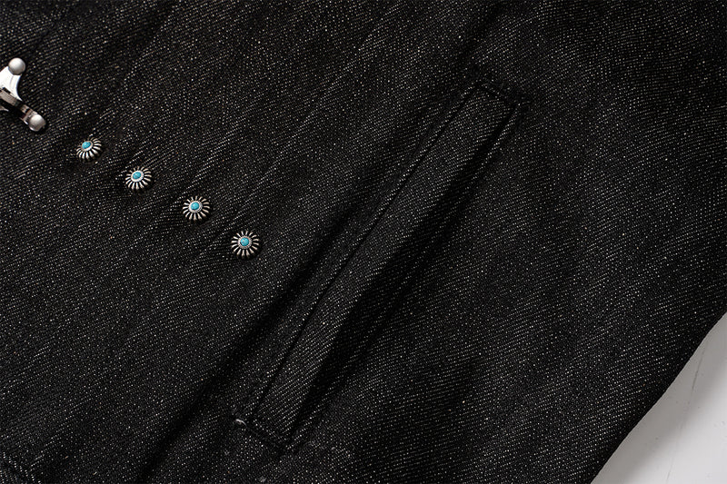 Veste en denim noir à devant plissé, fermetures à agrafes métalliques et clous turquoise