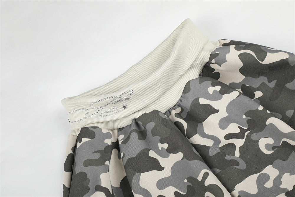 Men's Relaxed Fit Camo Wide-Leg Pants with Elastic Waistband & Ruched Hem