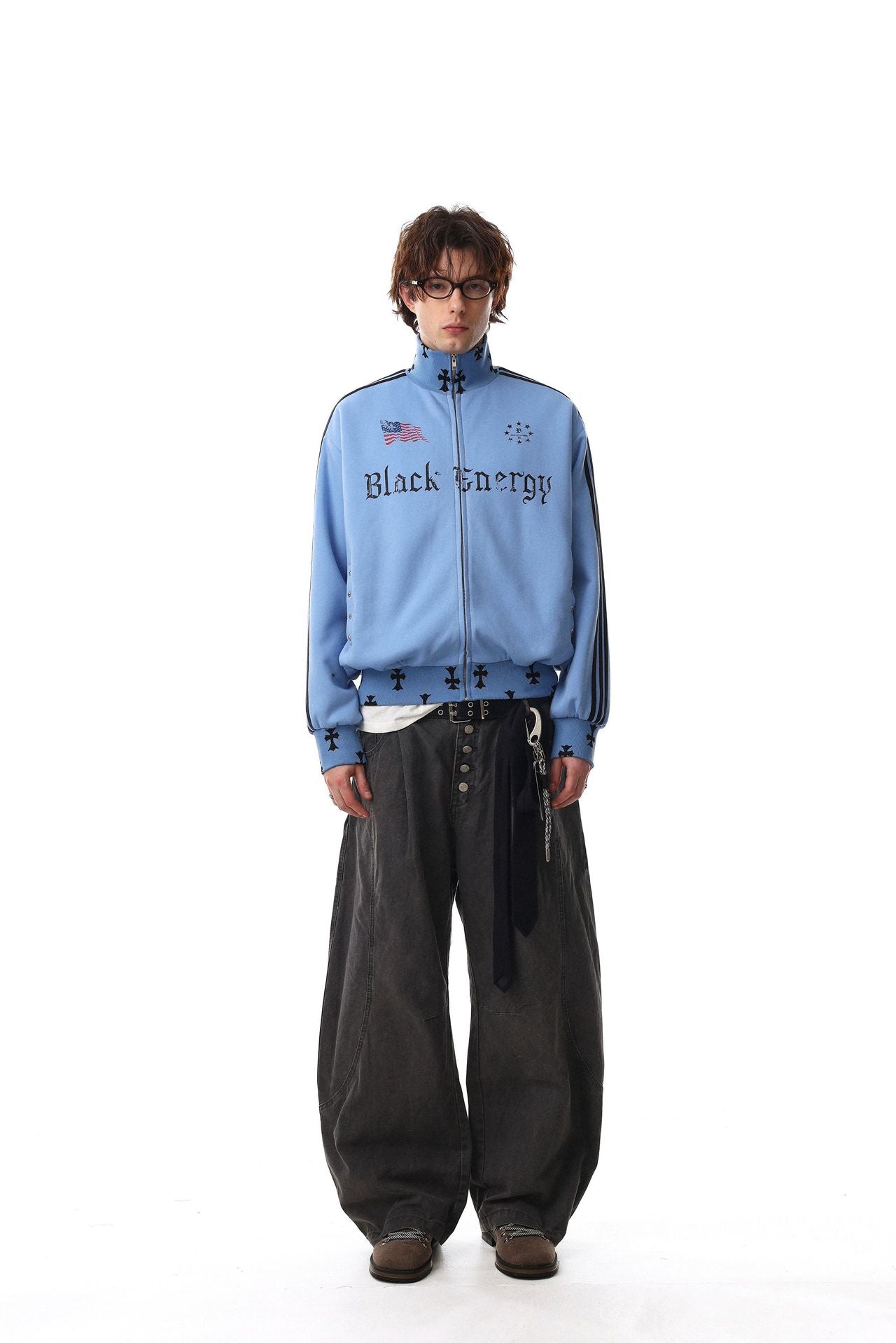 Veste de survêtement noire Black Energy à col montant et zip intégral, manches rayées et croix imprimée