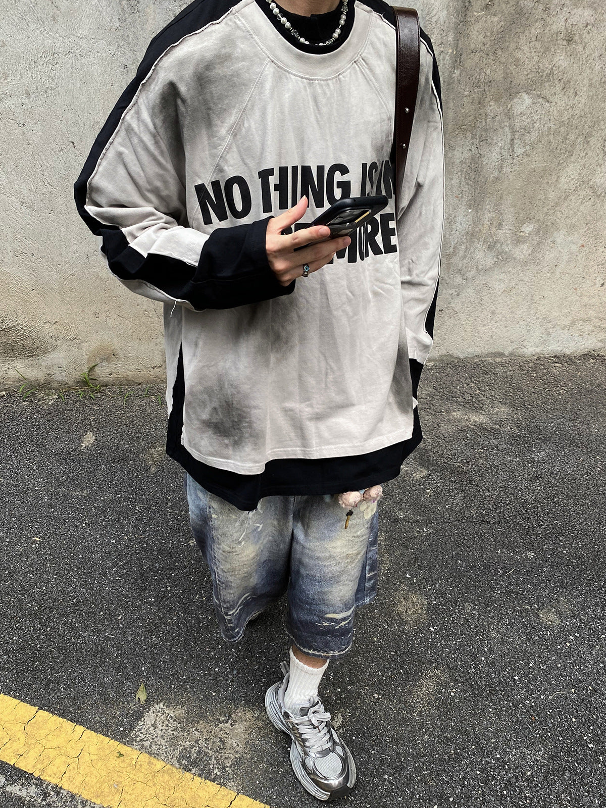 T-shirt graphique color-block à manches longues – Haut streetwear oversize bicolore délavé