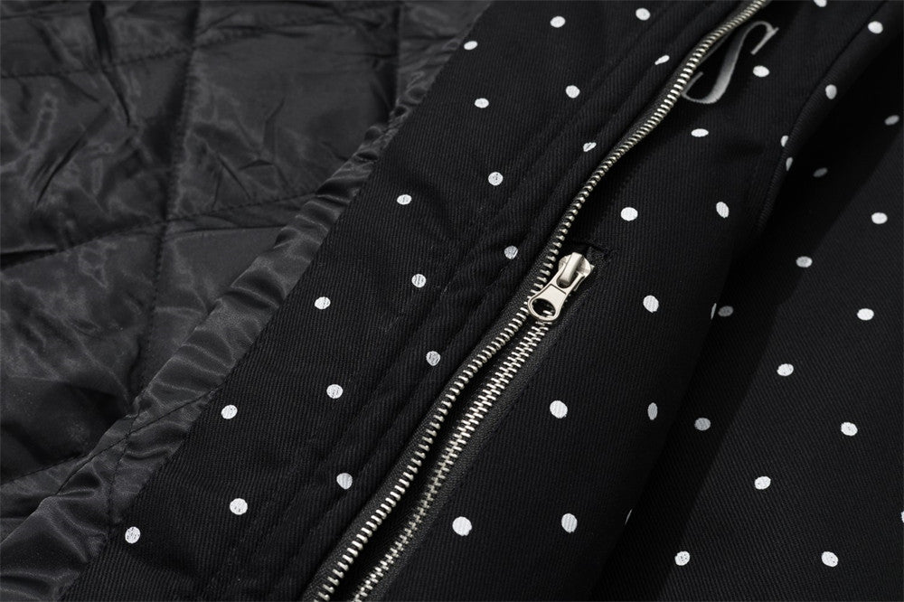 Bomberjacke mit Kapuze, Kunstfellbesatz und besticktem Schriftzug im Polka-Dot-Muster