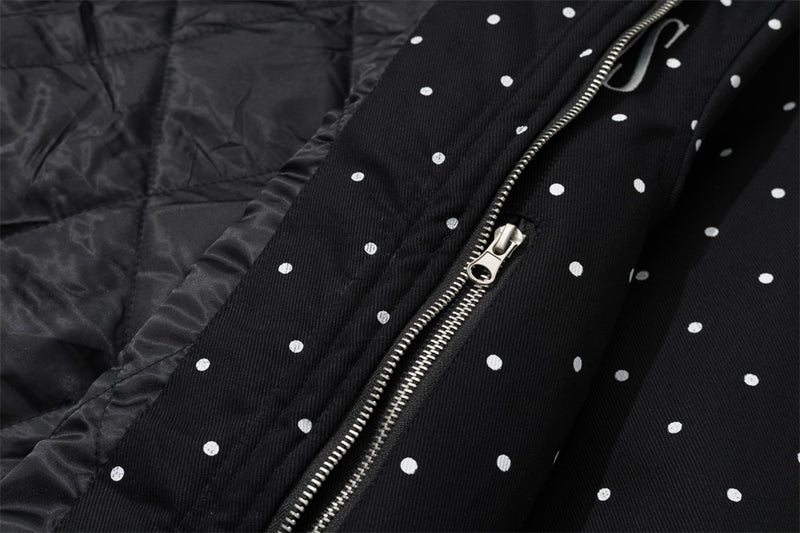 Bomberjacke mit Kapuze, Kunstfellbesatz und besticktem Schriftzug im Polka-Dot-Muster