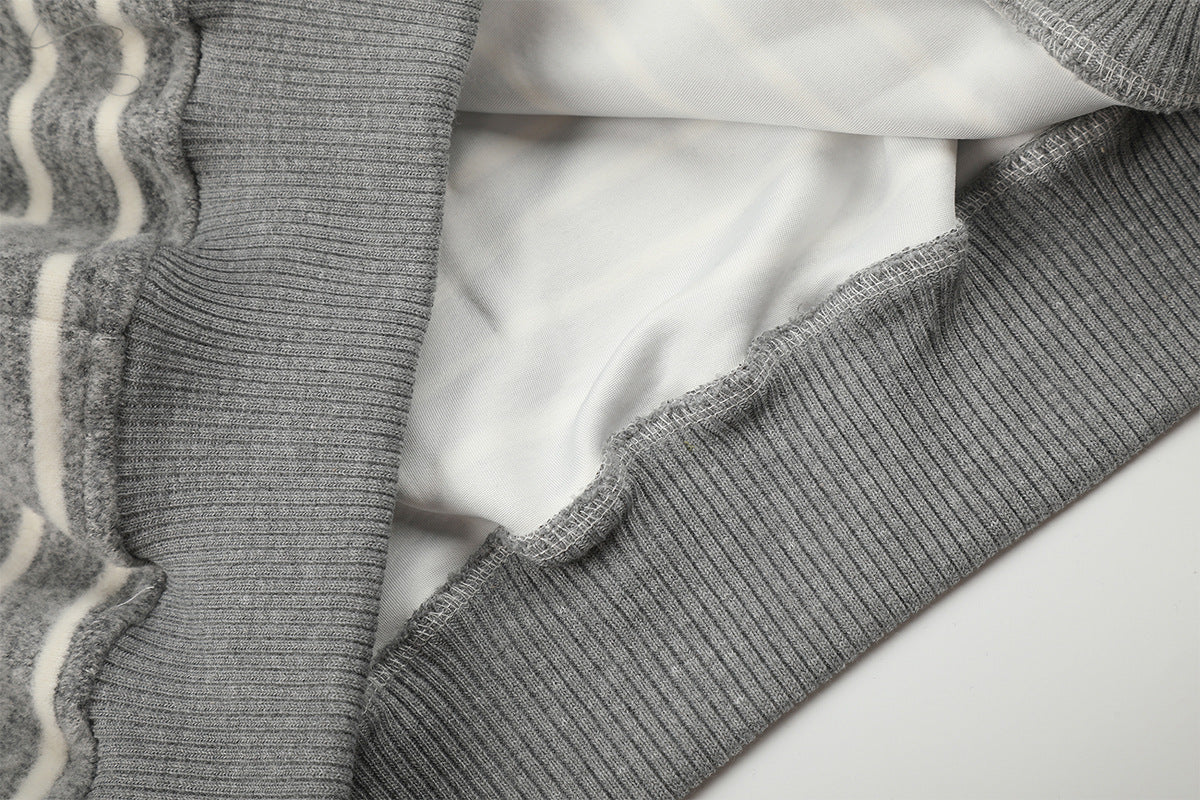 Sweat à capuche zippé rayé avec bordure en fausse fourrure
