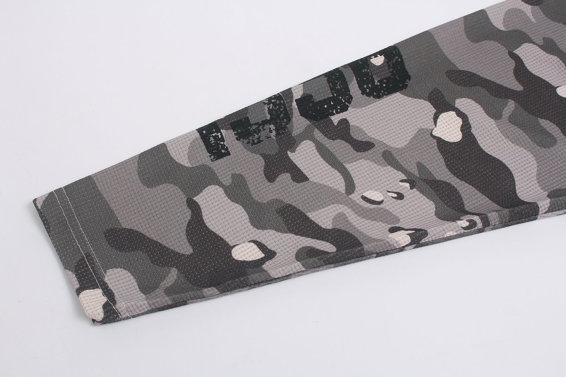 T-shirt raglan gaufré à manches longues avec manches camouflage — Do Your Thing 1996
