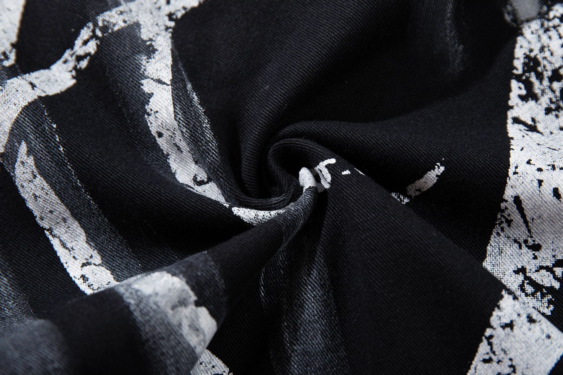 Chemise à manches courtes et col polo – Polo graffiti patchwork camouflage avec pinceau