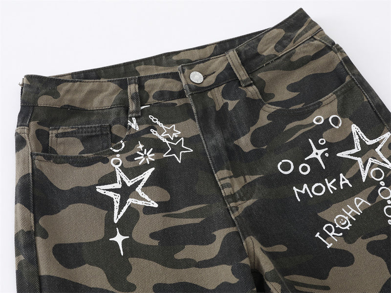 Jean flare homme camouflage avec imprimé étoiles et lettres – Denim bell-bottom streetwear