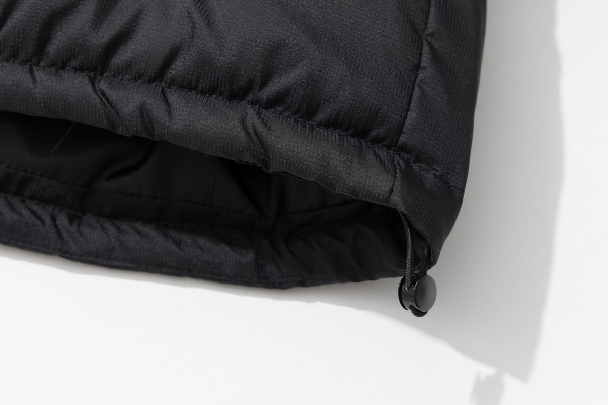 Daunenjacke mit Kapuze, unregelmäßiger Steppung & abnehmbarer Kapuze