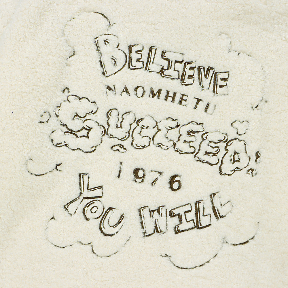Sherpa-Fleece-Zip-Hoodie-Jacke mit Schriftgrafik auf dem Rücken und Tunnelzugsaum