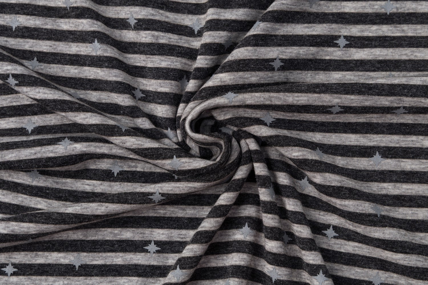 Langarmshirt mit Streifen und Sternprint sowie Rock-Lippen-und-Zunge-Grafik