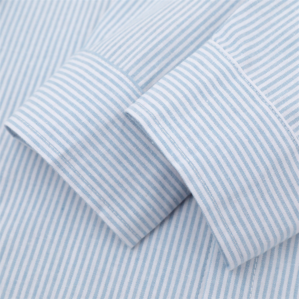 Gestreiftes Langarmhemd mit Button-down-Kragen und übergroßer R.C.-Buchstabenapplikation