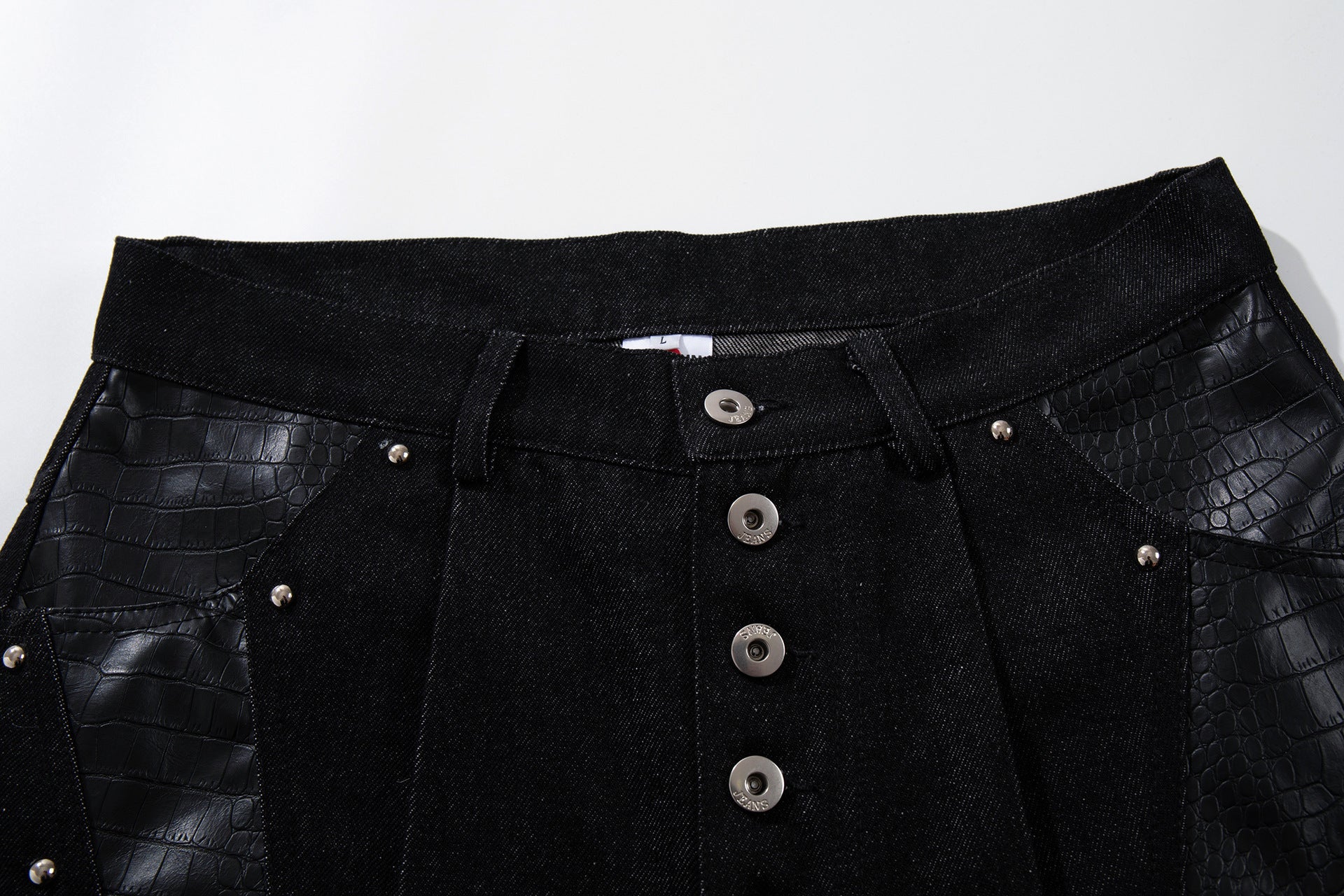 Jean taille haute baggy – Denim noir large avec empiècements effet croco et détails argentés